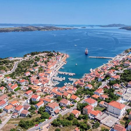Apartments By The Sea Sali, Dugi Otok - 8121 Екстериор снимка