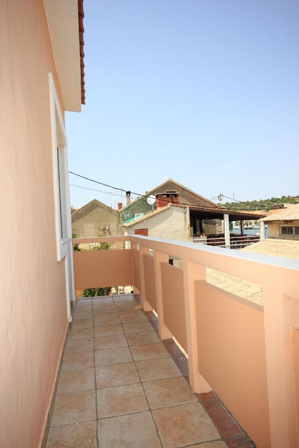 Apartments By The Sea Sali, Dugi Otok - 8121 Екстериор снимка